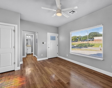 990 W 6th Avenue - Photo Thumbnail 12
