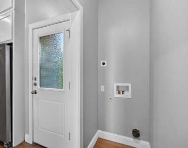 990 W 6th Avenue - Photo Thumbnail 24