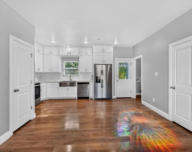 990 W 6th Avenue - Photo Thumbnail 7