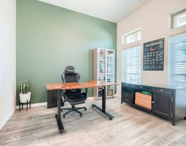 4119 Ellinger Drive - Photo Thumbnail 4