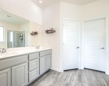 4119 Ellinger Drive - Photo Thumbnail 14