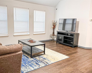 12146 Gonzales Drive - Photo Thumbnail 11