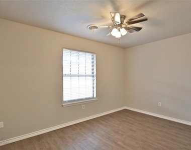 1709 Pemelton Drive - Photo Thumbnail 15