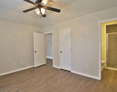 1709 Pemelton Drive - Photo Thumbnail 10
