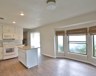 1709 Pemelton Drive - Photo Thumbnail 8