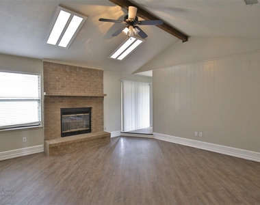 1709 Pemelton Drive - Photo Thumbnail 3