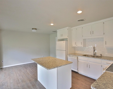 1709 Pemelton Drive - Photo Thumbnail 5