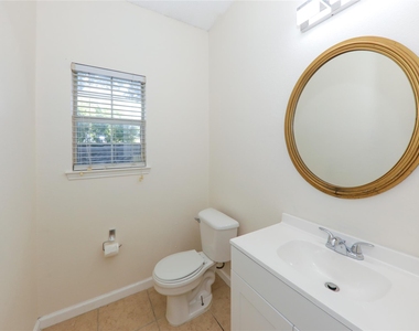 5000 Boxwood Lane - Photo Thumbnail 16