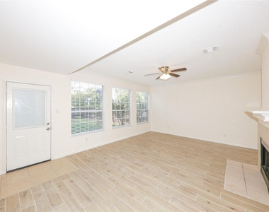 5000 Boxwood Lane - Photo Thumbnail 7