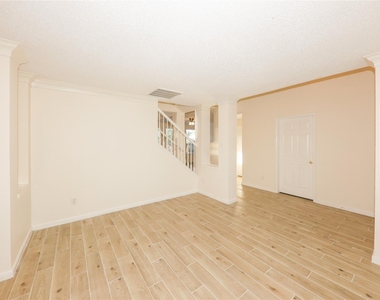 5000 Boxwood Lane - Photo Thumbnail 14