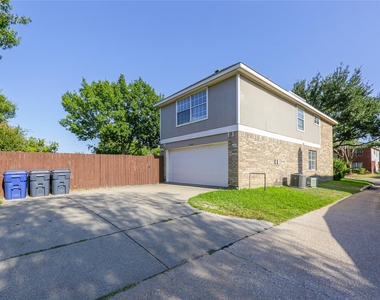 5000 Boxwood Lane - Photo Thumbnail 36