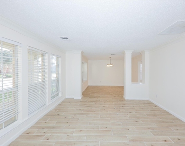 5000 Boxwood Lane - Photo Thumbnail 12