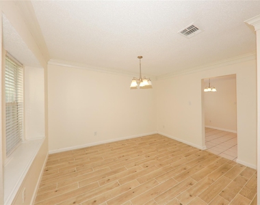5000 Boxwood Lane - Photo Thumbnail 13