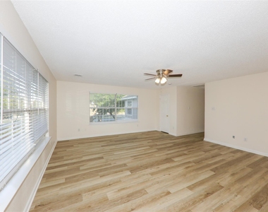 5000 Boxwood Lane - Photo Thumbnail 28