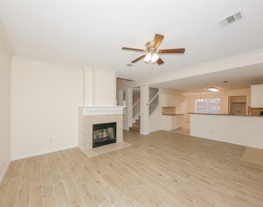 5000 Boxwood Lane - Photo Thumbnail 8