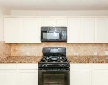 5000 Boxwood Lane - Photo Thumbnail 10