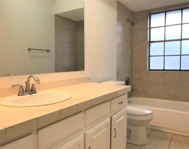 1613 Jasmine Lane - Photo Thumbnail 14