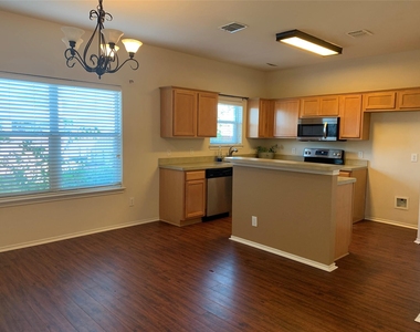 734 Fleming Street - Photo Thumbnail 2