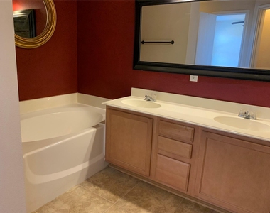 734 Fleming Street - Photo Thumbnail 12