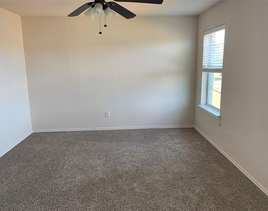 734 Fleming Street - Photo Thumbnail 11