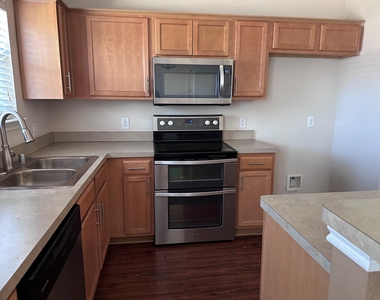 734 Fleming Street - Photo Thumbnail 4