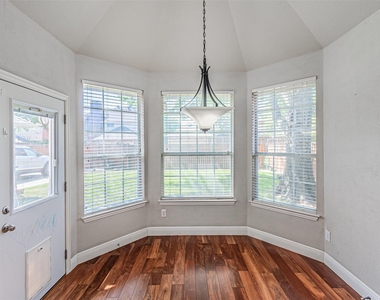 1025 Basilwood Drive - Photo Thumbnail 11