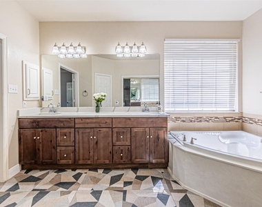 1025 Basilwood Drive - Photo Thumbnail 18