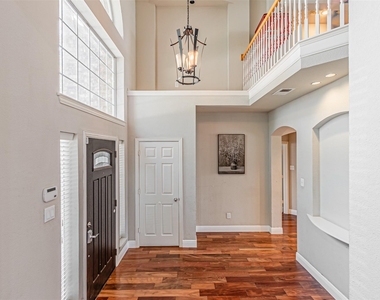 1025 Basilwood Drive - Photo Thumbnail 4