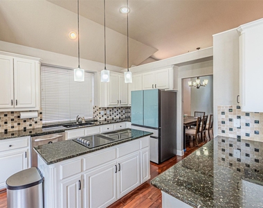 1025 Basilwood Drive - Photo Thumbnail 9