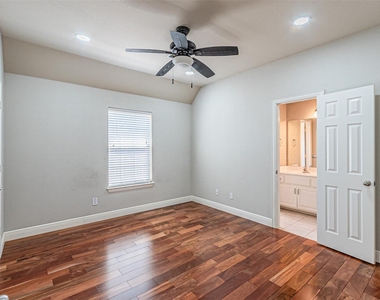 1025 Basilwood Drive - Photo Thumbnail 23