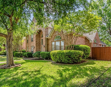 1025 Basilwood Drive - Photo Thumbnail 2