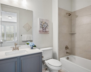 800 Comal Drive - Photo Thumbnail 29
