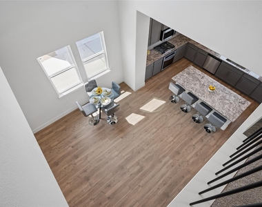 800 Comal Drive - Photo Thumbnail 18