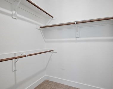 800 Comal Drive - Photo Thumbnail 30