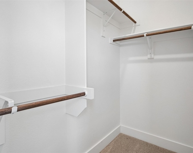 800 Comal Drive - Photo Thumbnail 26