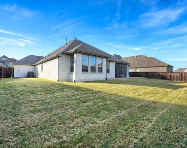 1164 Lucca Drive - Photo Thumbnail 27