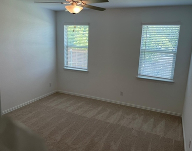502 Poplar Street - Photo Thumbnail 11