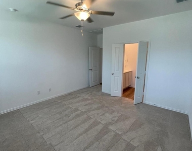 502 Poplar Street - Photo Thumbnail 10