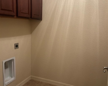 6852 Pascal Way - Photo Thumbnail 15