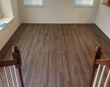 6852 Pascal Way - Photo Thumbnail 3