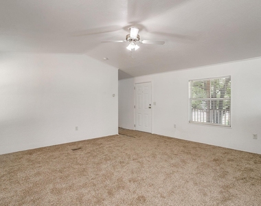 557 Surrey Lane - Photo Thumbnail 4