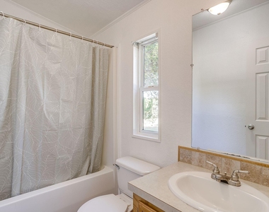 557 Surrey Lane - Photo Thumbnail 16