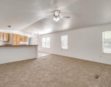 557 Surrey Lane - Photo Thumbnail 3