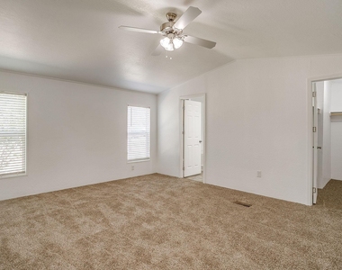 557 Surrey Lane - Photo Thumbnail 10
