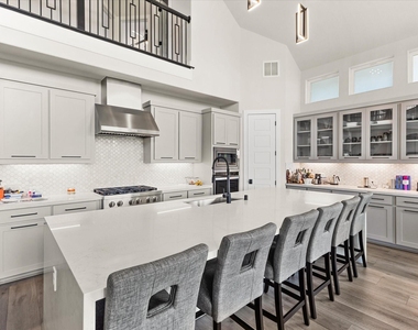 721 Yarrow Street - Photo Thumbnail 11