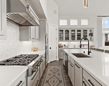 721 Yarrow Street - Photo Thumbnail 14