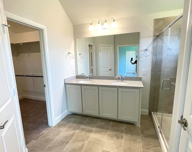 4005 Blue Stem Boulevard - Photo Thumbnail 9