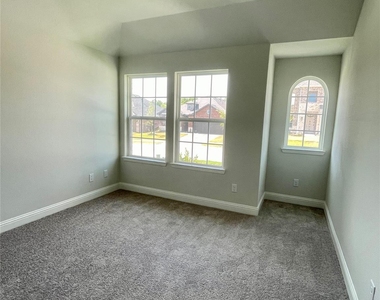 4005 Blue Stem Boulevard - Photo Thumbnail 16