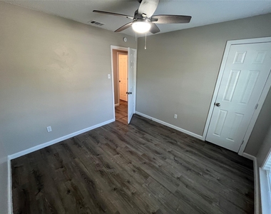 251 Prairie Vista Drive - Photo Thumbnail 14