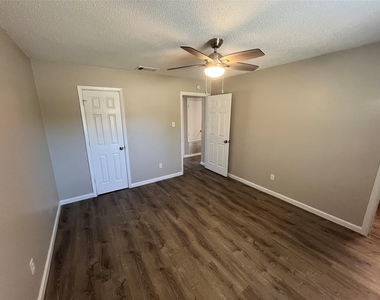 251 Prairie Vista Drive - Photo Thumbnail 8